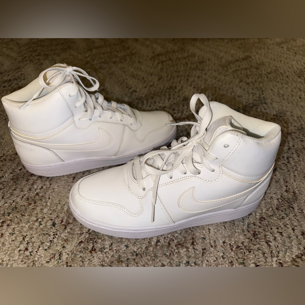 Women's White Nike ebernon basketball shoes sz 9